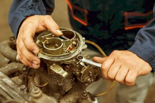 How to Increase the Efficiency of a Car Carburetor?