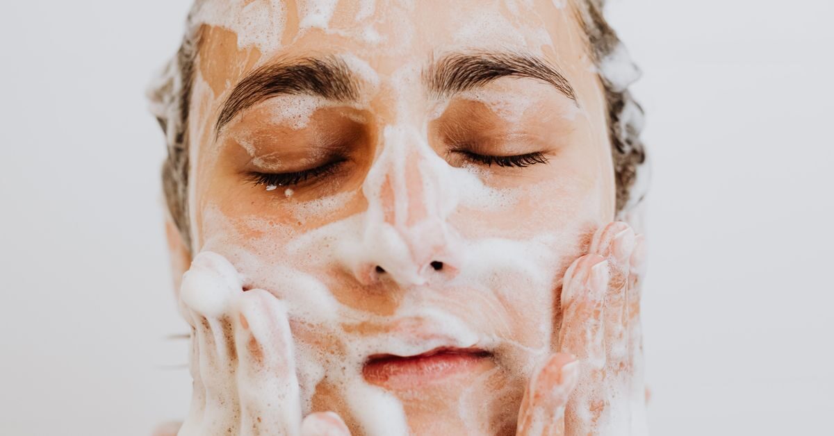 Double Cleansing: What It Is, Who Needs It and How to Do It